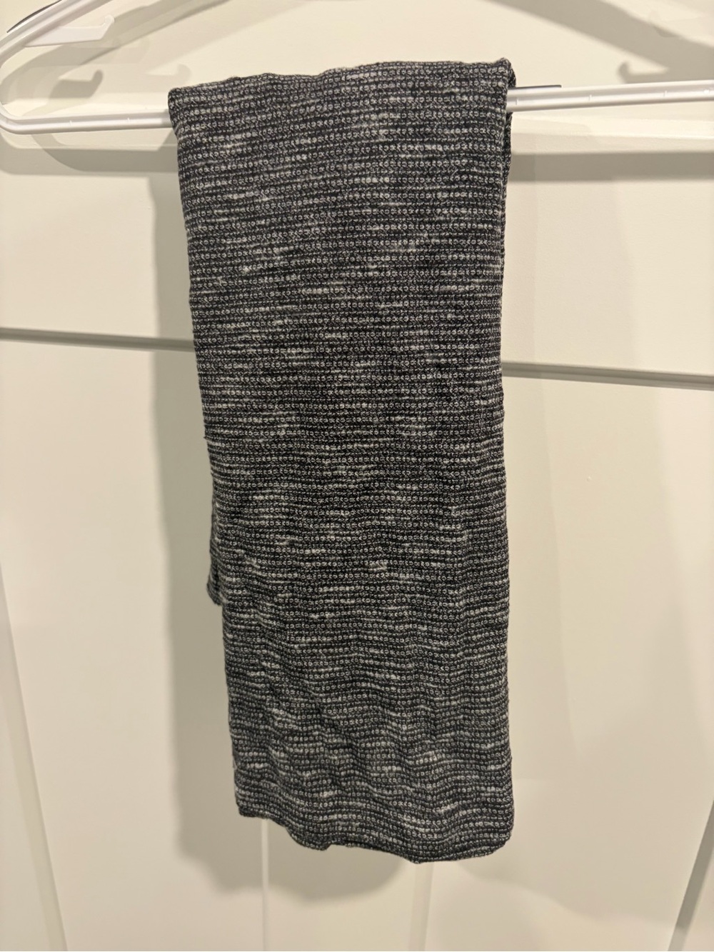lululemon athletica Vinyasa Scarf. Heathered Gray